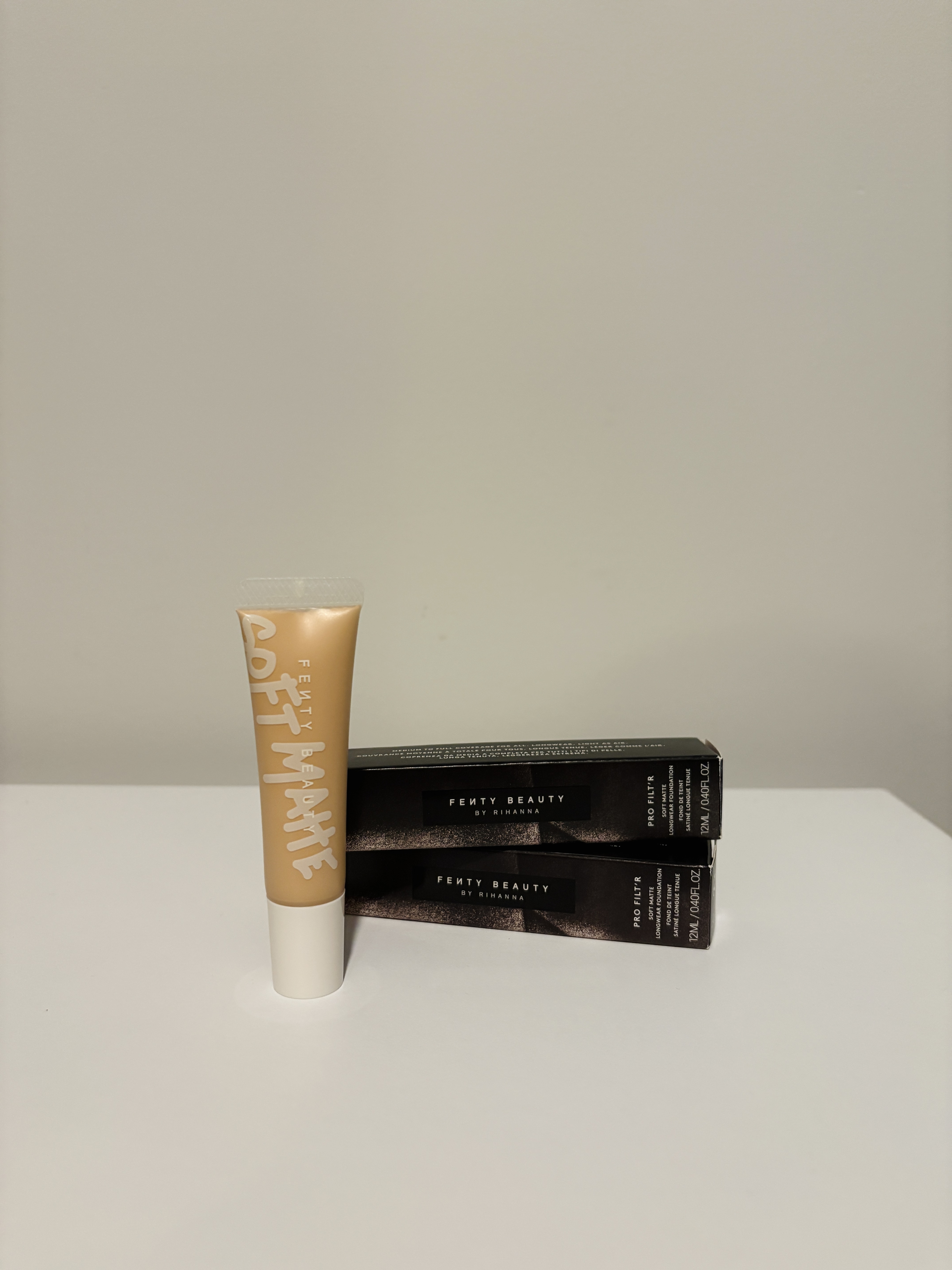 Fenty Beuty Corrector De Ojeras 